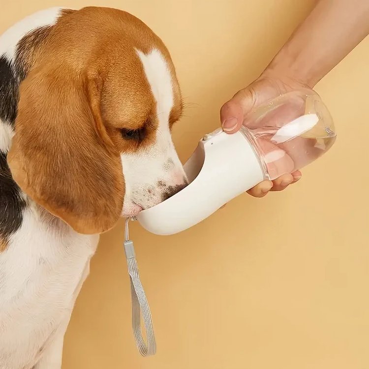 PetRefresh™ - Tragbare Hunde-Wasserflasche