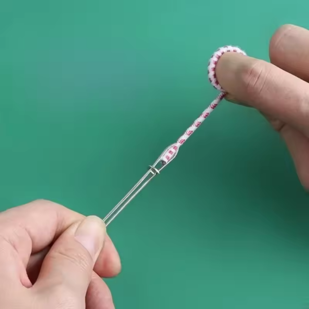 Clipzy™ - Kordel Einfädler