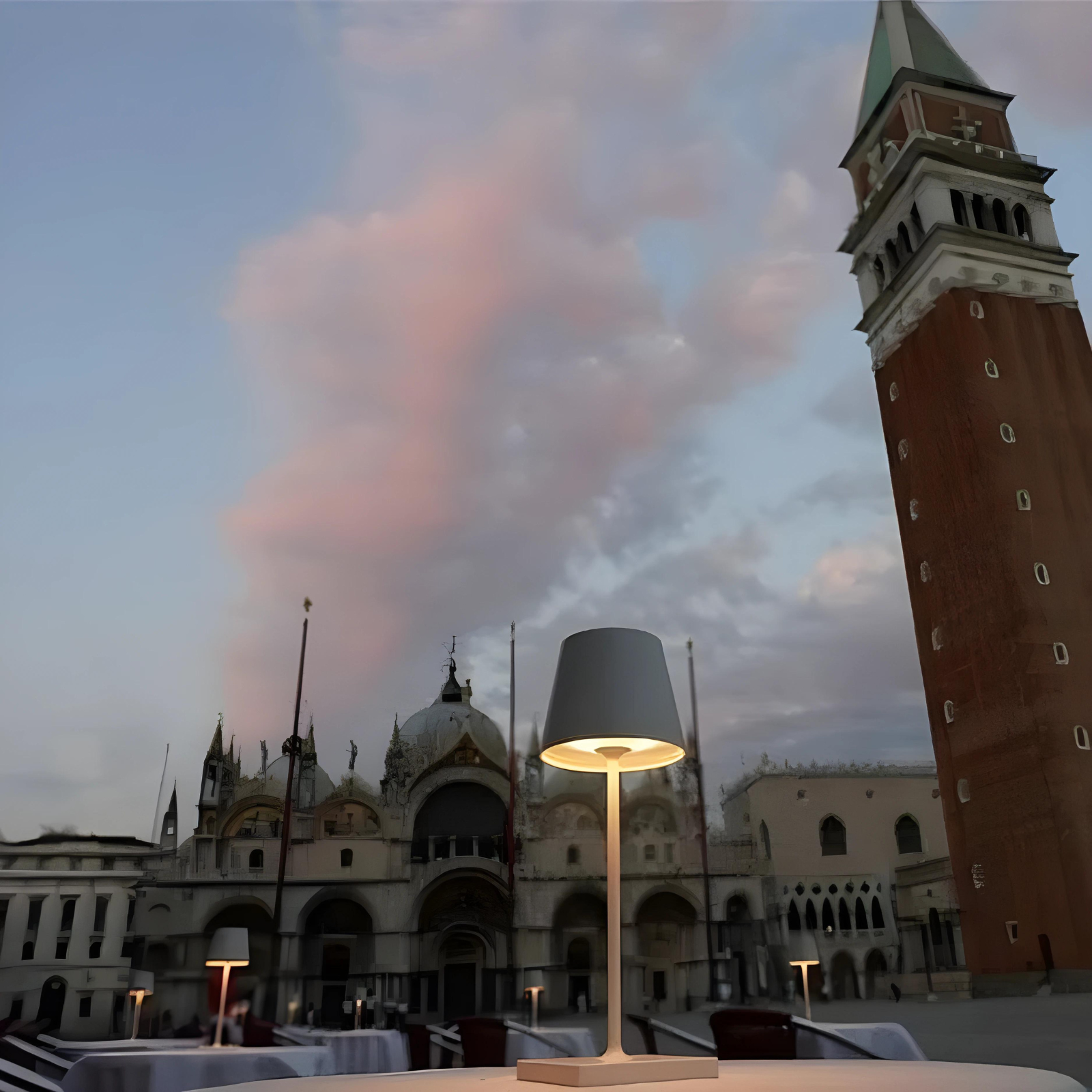 BrillianceBeam™ - Wiederaufladbare Tischlampe