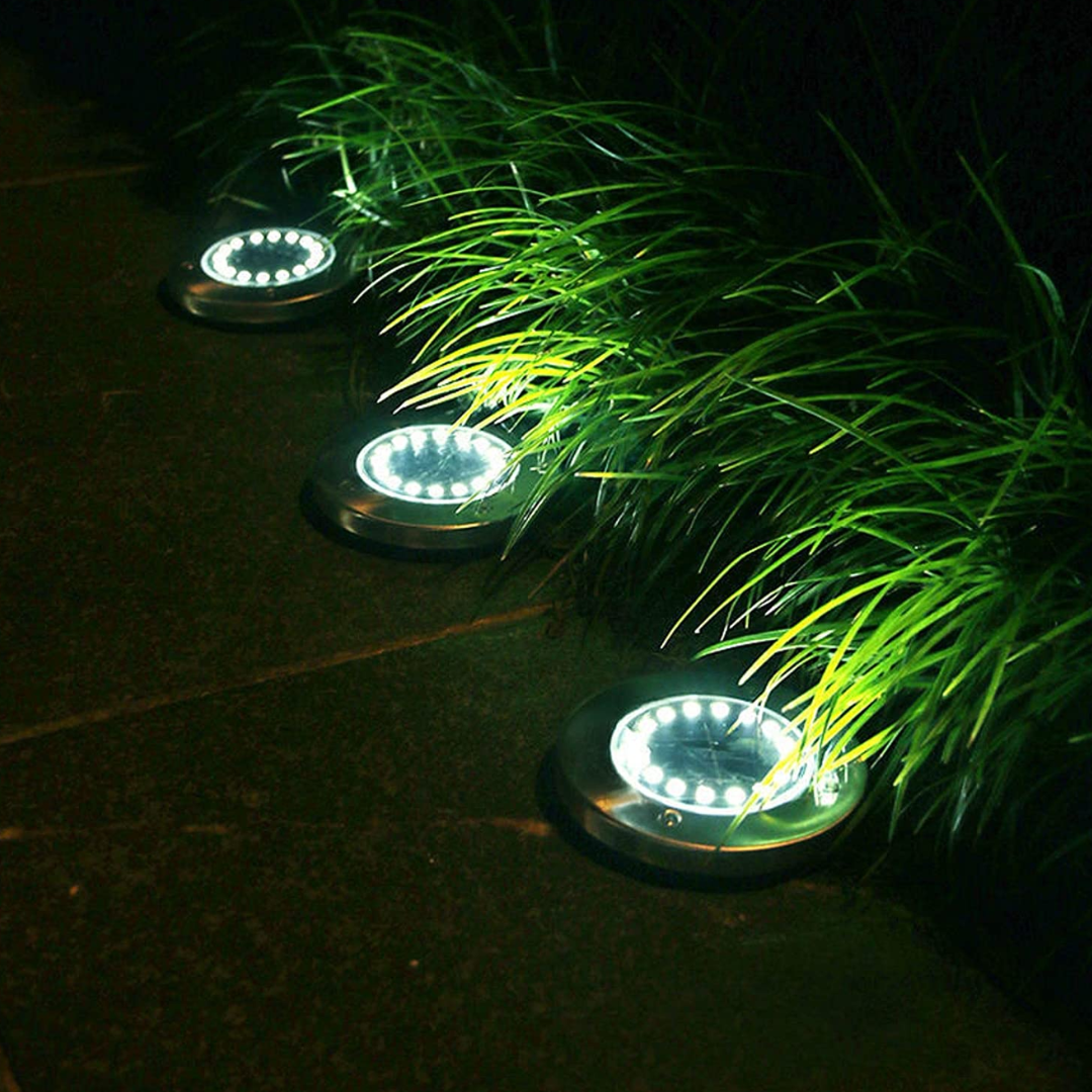 SolarGlow™ Wasserdichte solarbetriebene Gartenleuchten (1+1 GRATIS)