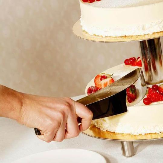 Cake Serve™ Kuchenschneider aus Edelstahl (1+1 gratis!)